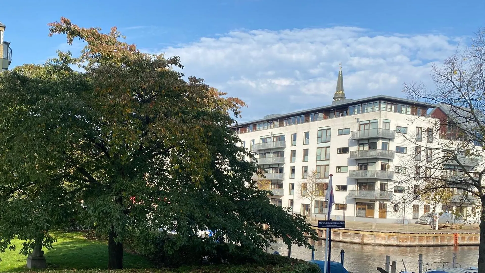 Canal View Copenhagen Apartment
